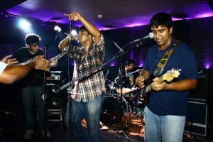 ScoreNight a PostView: Rock n' Roll with GreyShack.