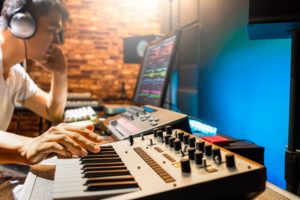How to Arrange Songs in the Studio? - Score Music Tech