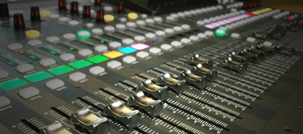 6 Tips To Spice Up Your Digital Recordings With Analog Vibes - Score Music Tech