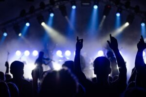 How To Light Up A Show: Five Things To Keep In Mind - Score Short Reads